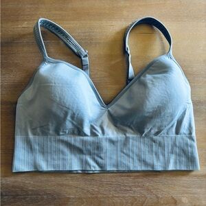 Athleta Sports Bra in Dusty Blue, Size Large